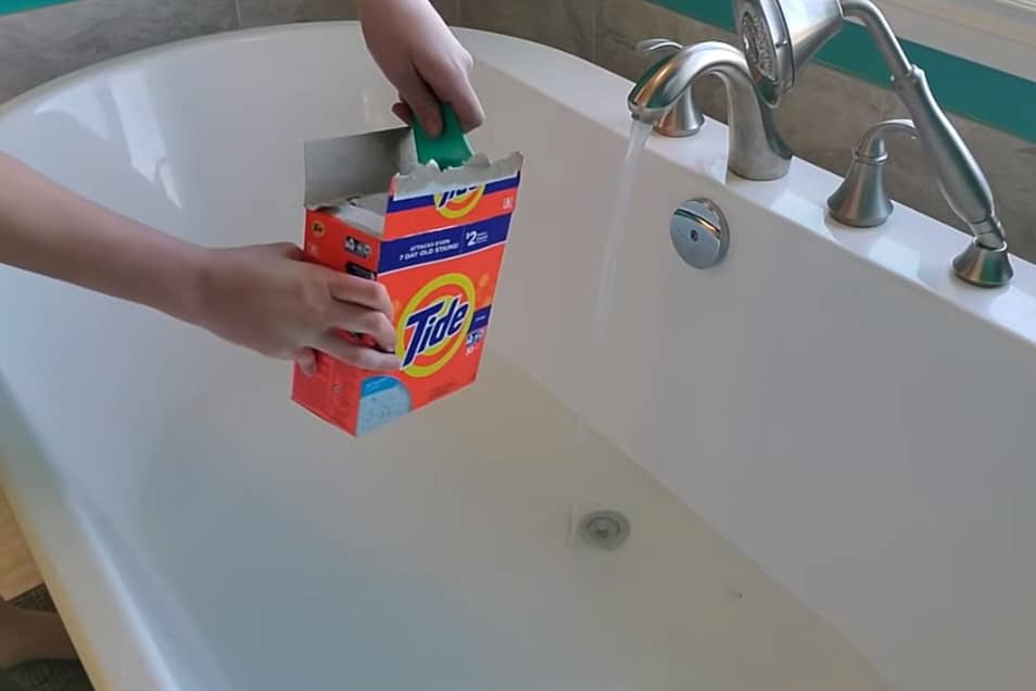 how to wash clothes in the bathtub
