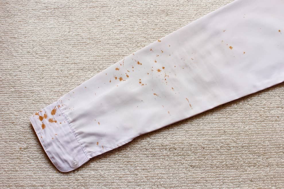 DIY rust stain remover for colored clothes