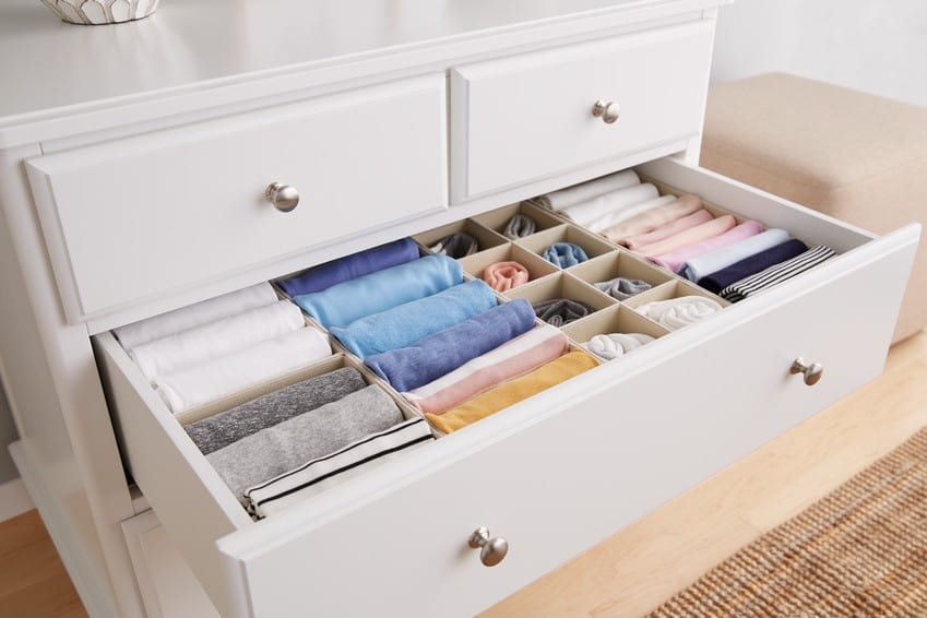 Drawers of many types