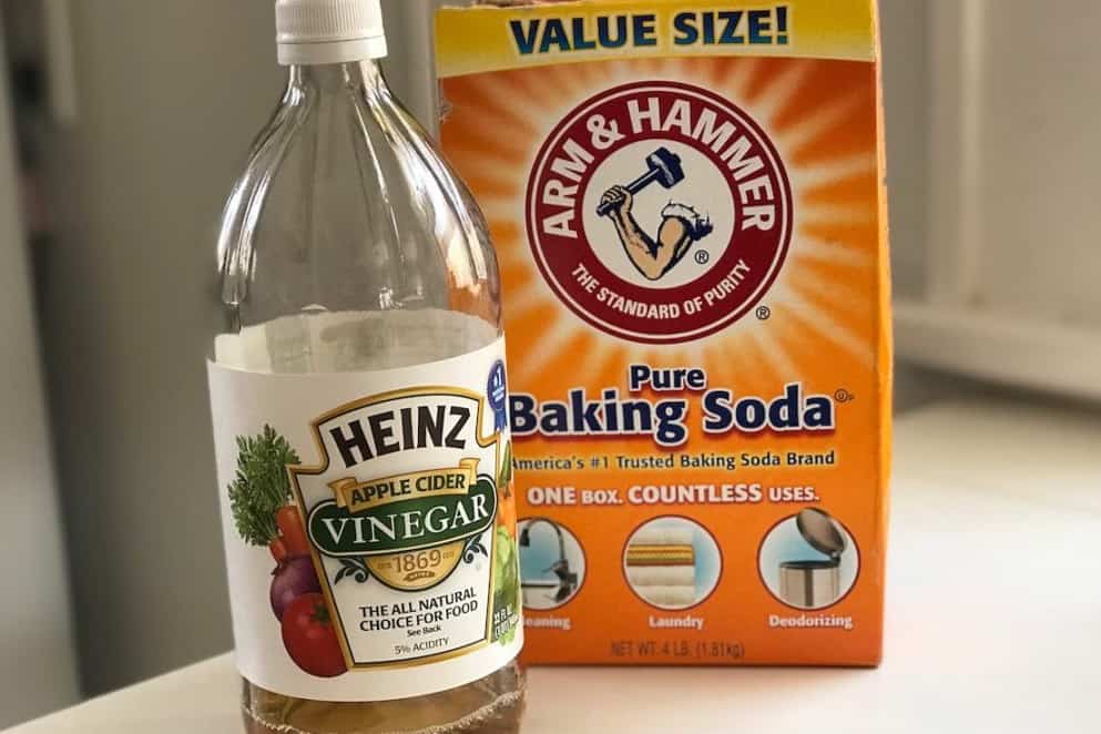 Remove diesel smell out of clothes with Baking Soda and Vinegar