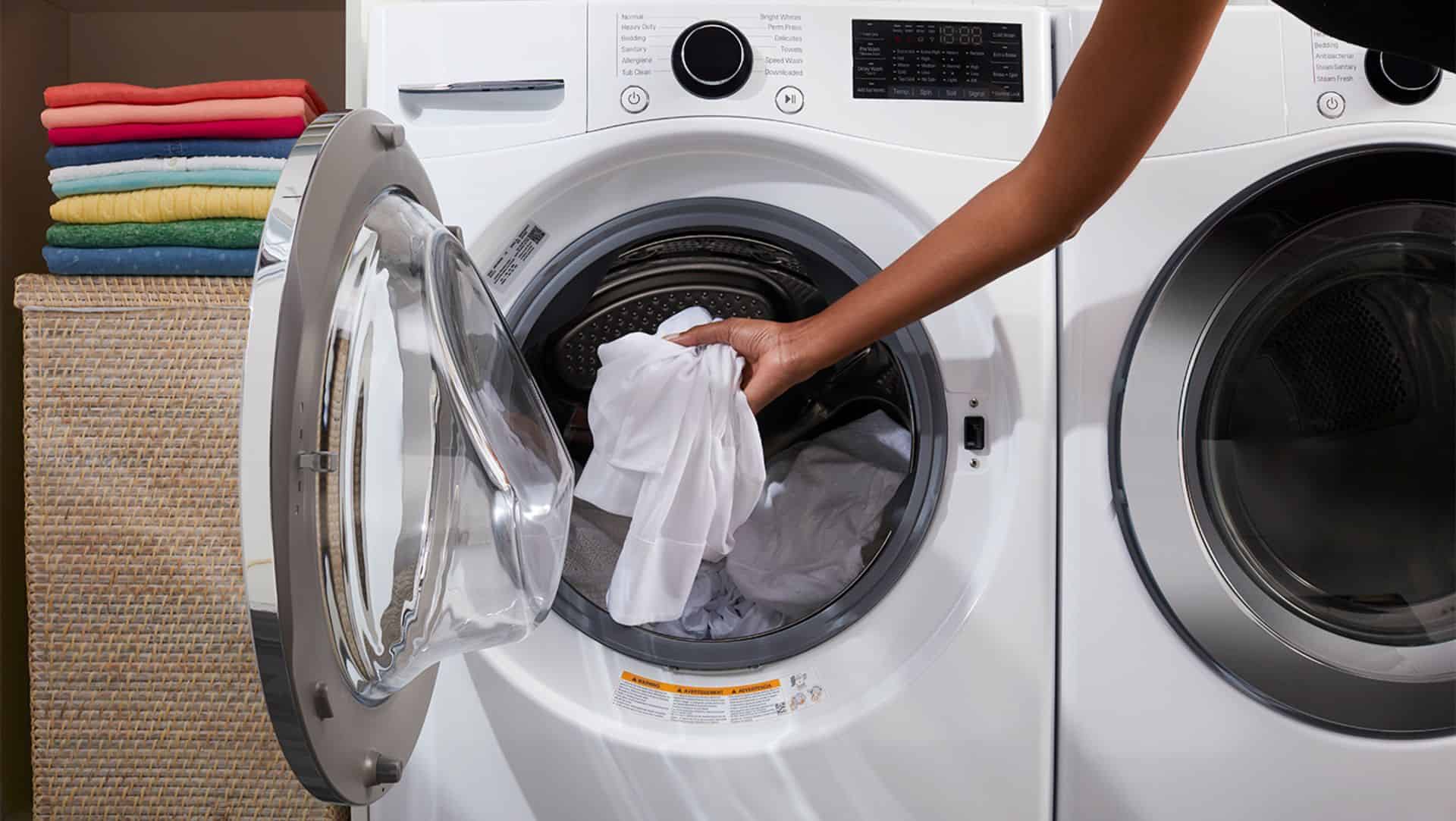 how to get detergent smell out of clothes