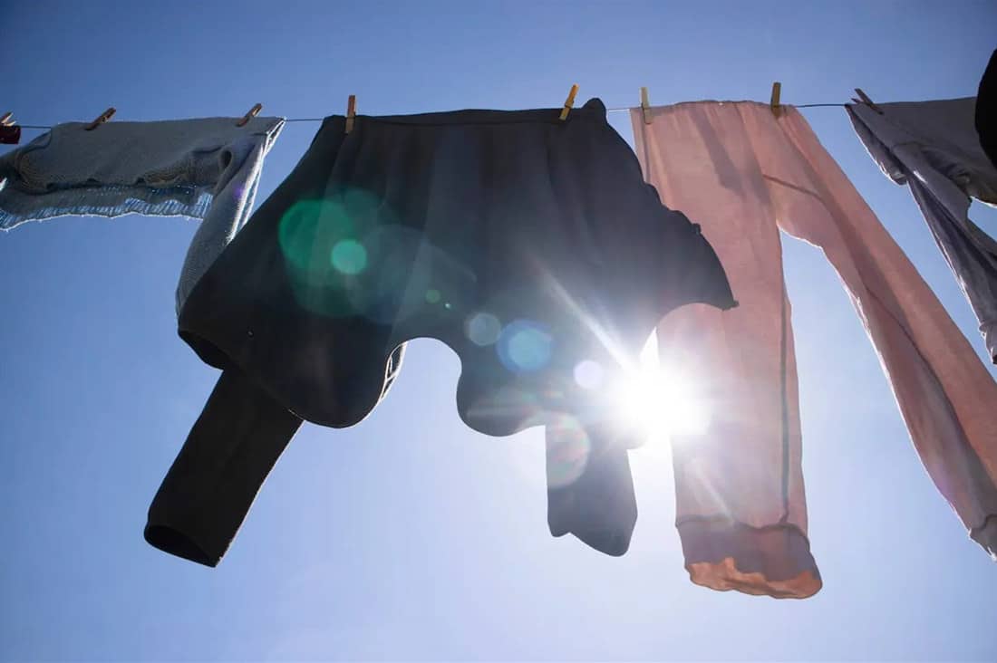 how to get fabric softener smell out of clothes