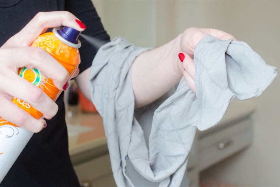 how to get musty smell out of clothes without washing