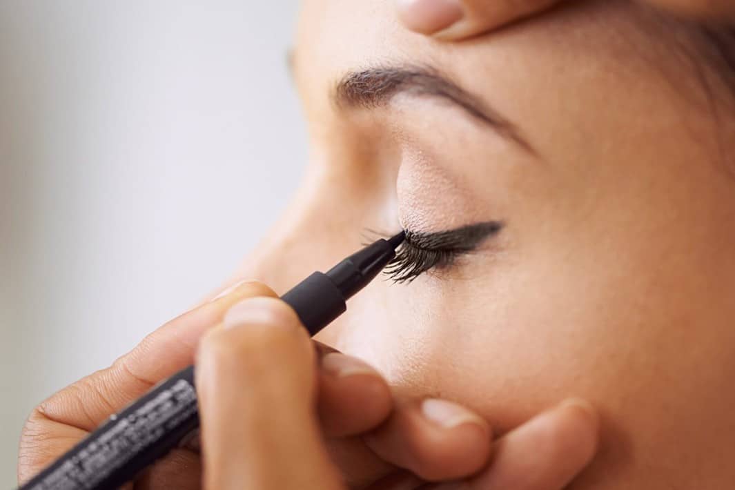 how to remove eyeliner from clothes