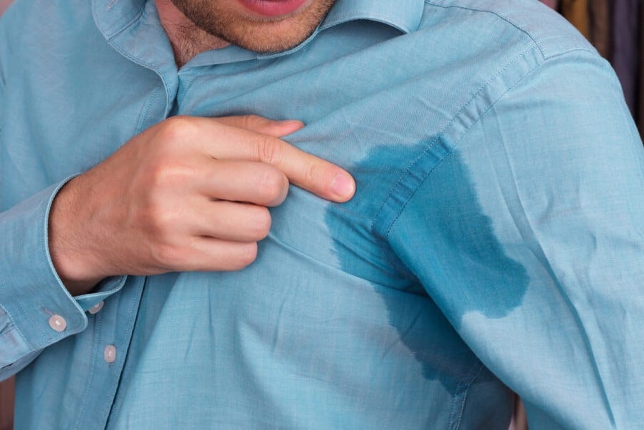 how to remove musty smell from clothes