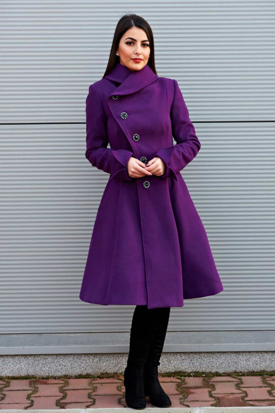 what color goes with purple dress