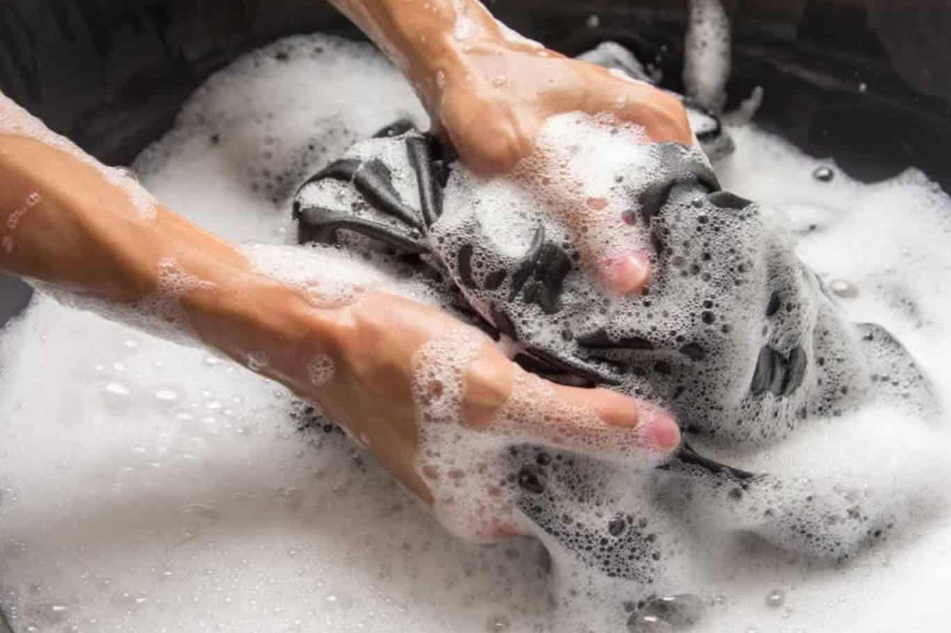 how to get lint off your clothes