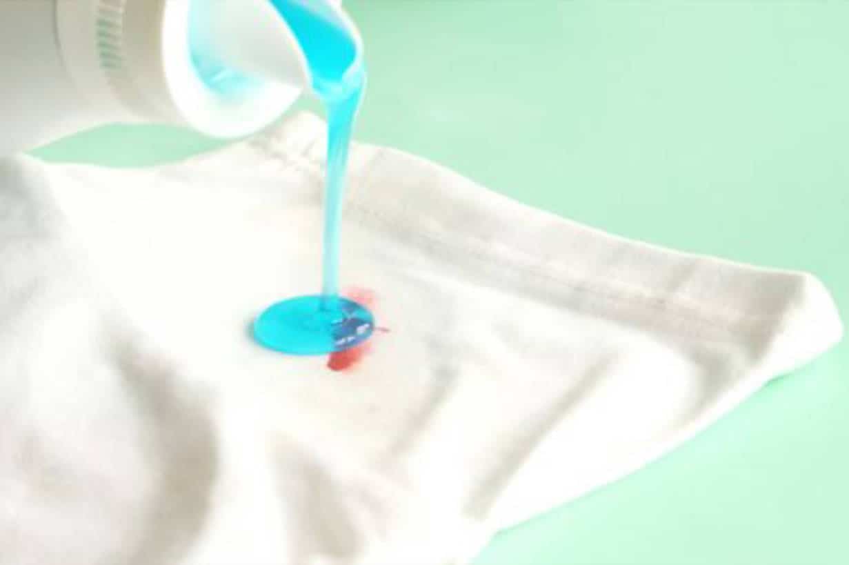 how to get lipstick stains out of clothes