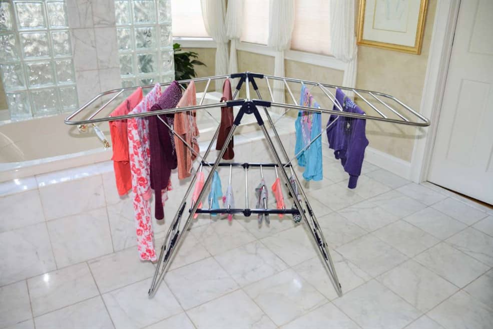 hang dry clothes