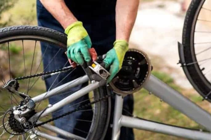 how to get bicycle grease off clothes