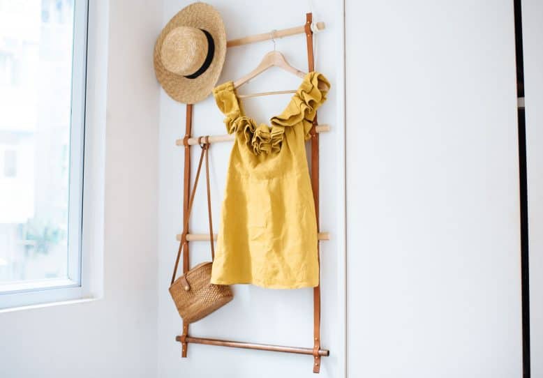 how to make a clothing rack