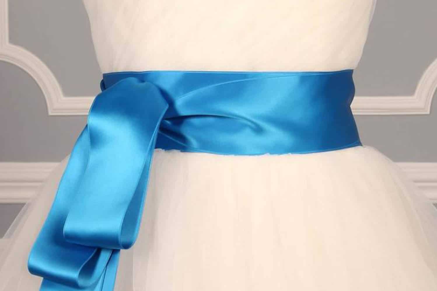 Choose the ribbon sash for your dress 