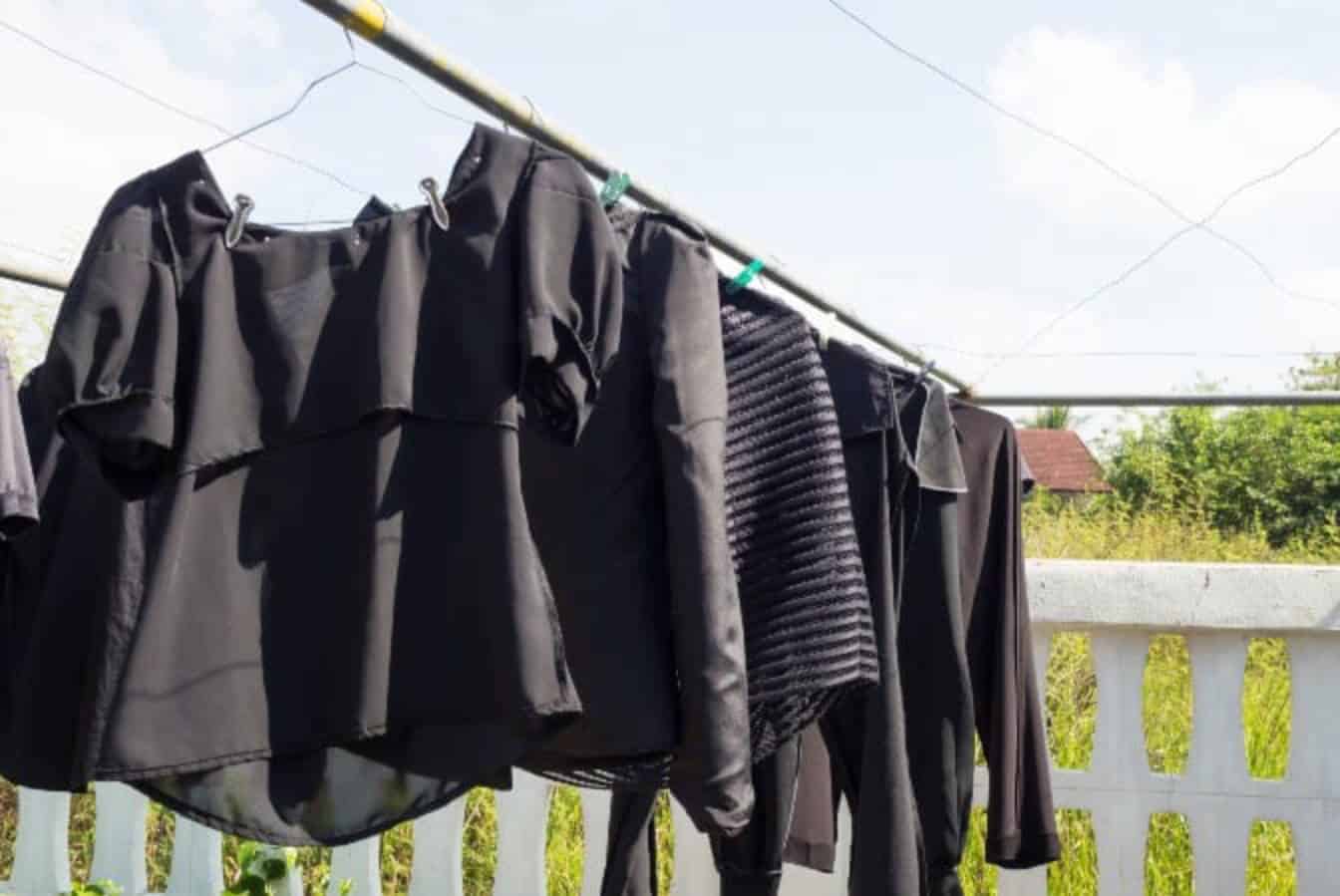 how to wash dark clothes