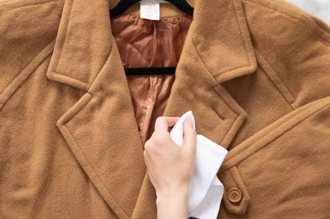how to remove marks off your wool coat according to their stains
