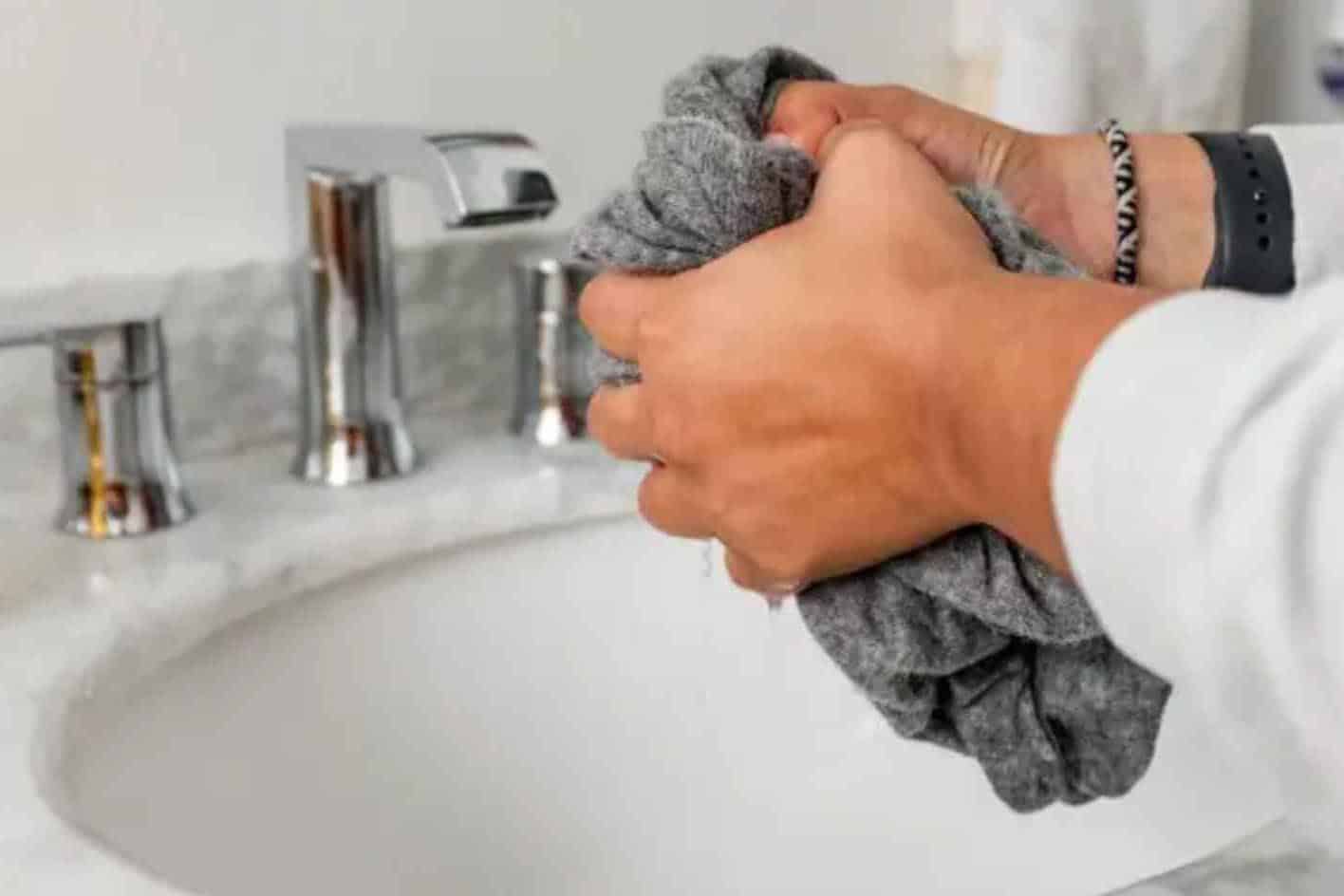 How to wash a cashmere sweater by hand