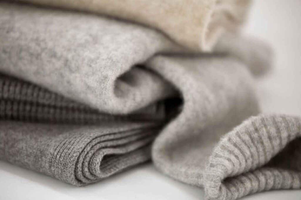 How to Wash Cashmere Sweater? (Hand & Machine)